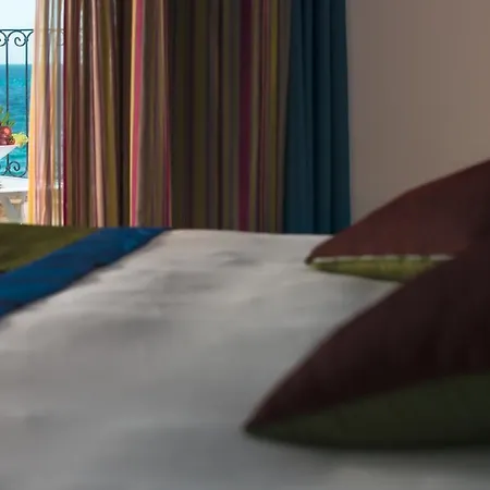 מלון Stella Maris 4*